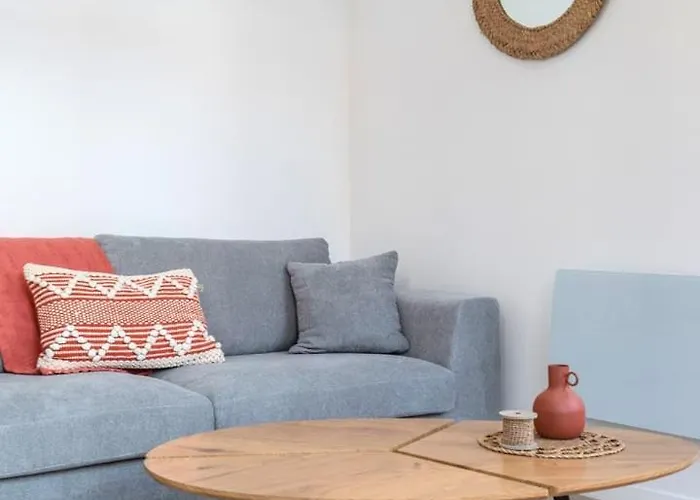 Centre Comfortable, Equipped Apartment! Lila