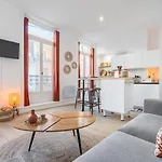 Centre Comfortable, Equipped Apartment! *