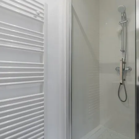 Centre Comfortable, Equipped Apartment! Διαμέρισμα