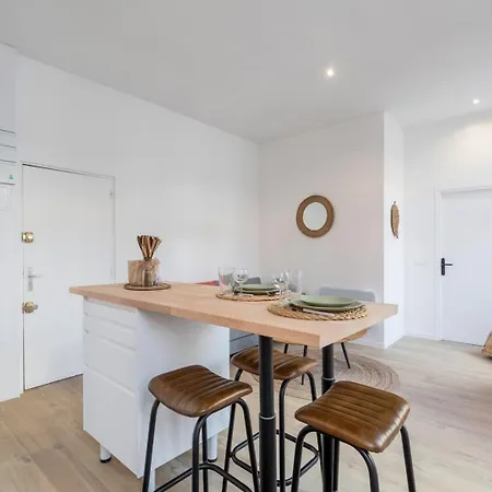 Lejlighed Centre Comfortable, Equipped Apartment!