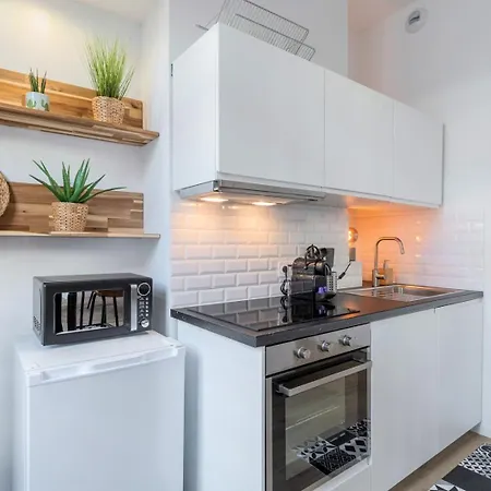 Lejlighed Centre Comfortable, Equipped Apartment!